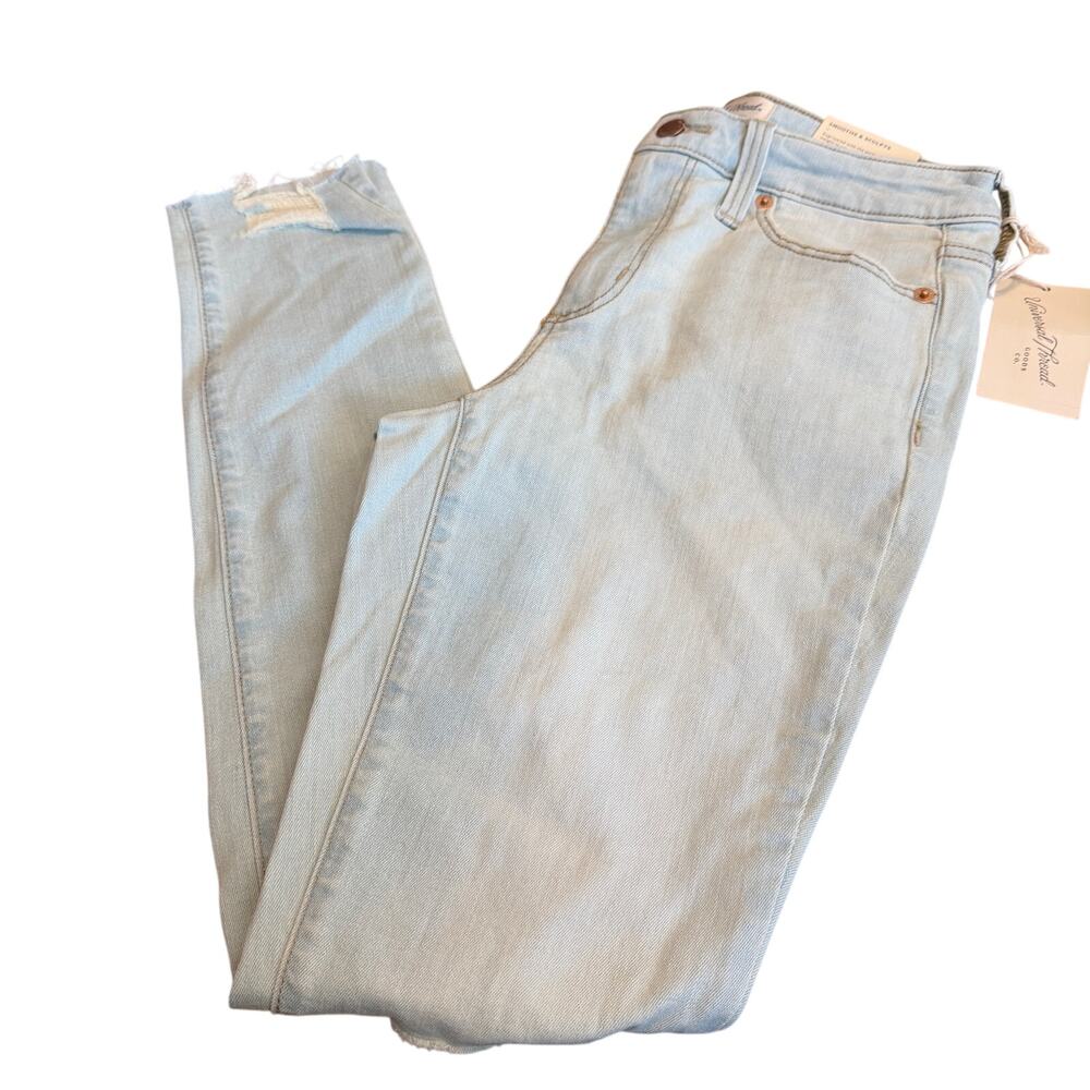 Universal Thread Women's Light Blue Distressed Skinny Jeans - Size 8 - NWT